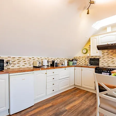 Daire Westend Hideaway *