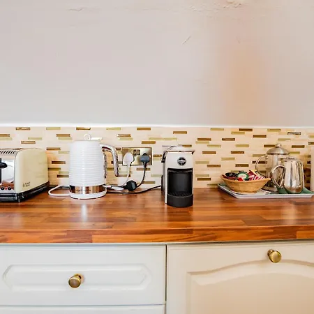 Westend Hideaway Apartman *